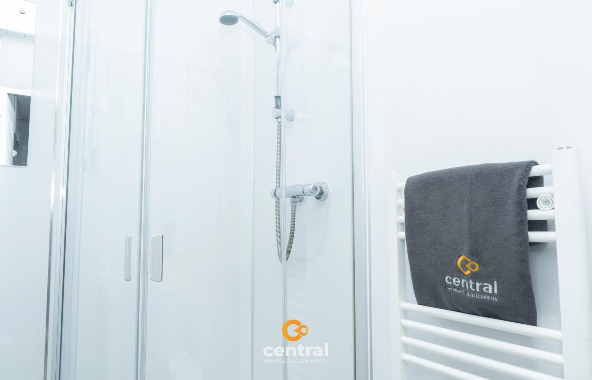 Central Serviced Apartments - 2 Bedroom - Ground Floor - Monthly & Weekly Bookings Welcome - Free Street Parking - 2 Double Beds - Wifi - Smart Tvs In Rooms - Fully Equipped - Heating 24-7 - Contractor & Short Stay Favourite Данді Екстер'єр фото