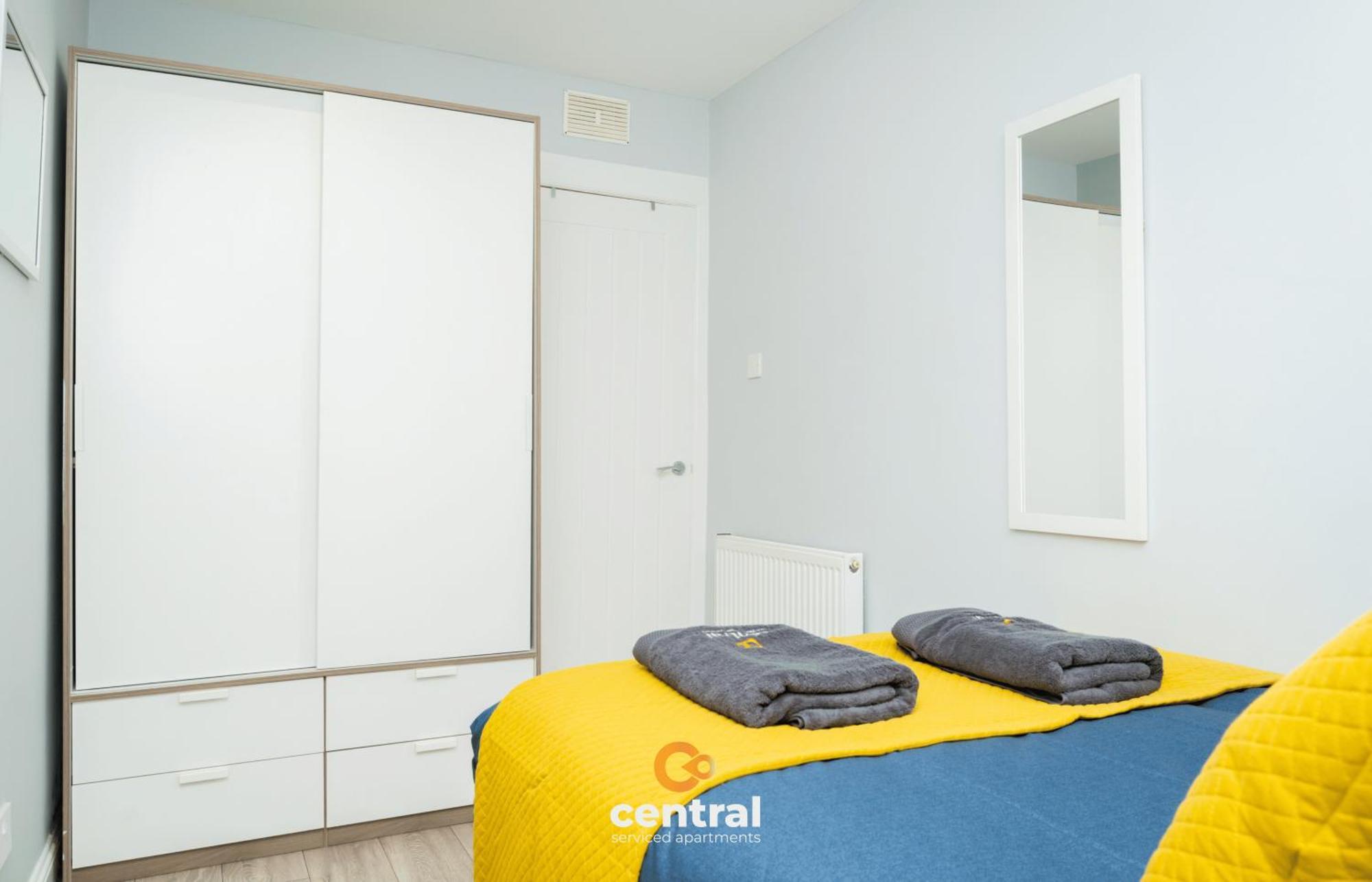 Central Serviced Apartments - 2 Bedroom - Ground Floor - Monthly & Weekly Bookings Welcome - Free Street Parking - 2 Double Beds - Wifi - Smart Tvs In Rooms - Fully Equipped - Heating 24-7 - Contractor & Short Stay Favourite Данді Екстер'єр фото
