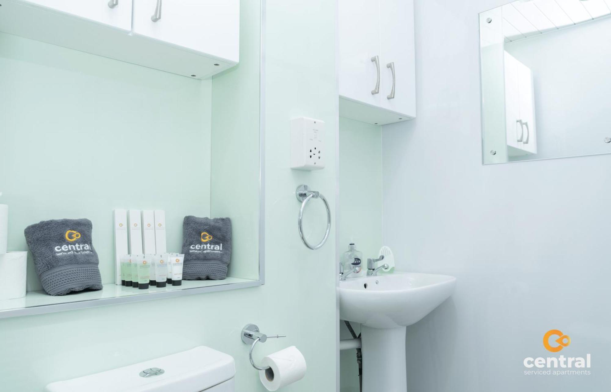 Central Serviced Apartments - 2 Bedroom - Ground Floor - Monthly & Weekly Bookings Welcome - Free Street Parking - 2 Double Beds - Wifi - Smart Tvs In Rooms - Fully Equipped - Heating 24-7 - Contractor & Short Stay Favourite Данді Екстер'єр фото